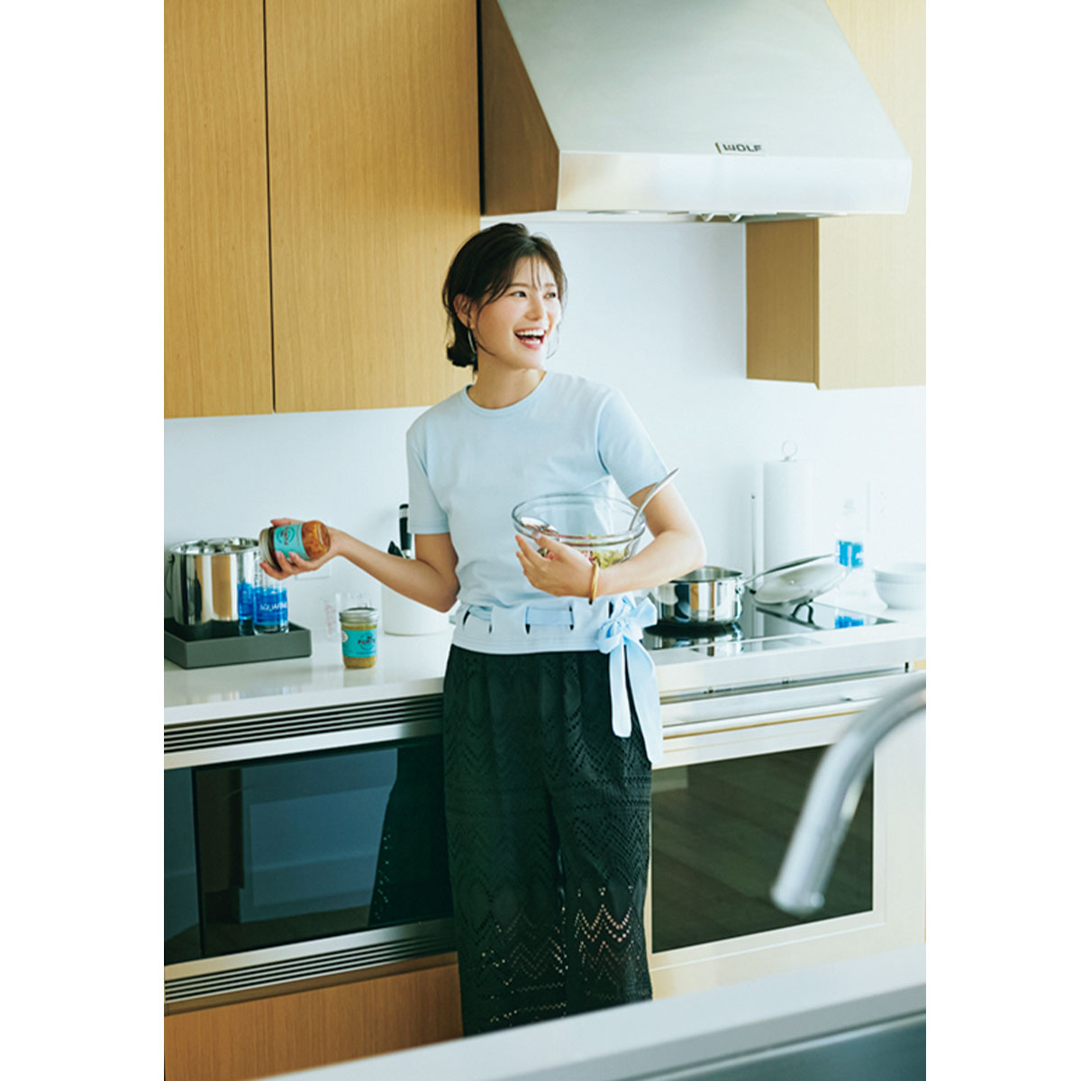 SEAのTシャツとレースパンツコーデの咲和希さん
