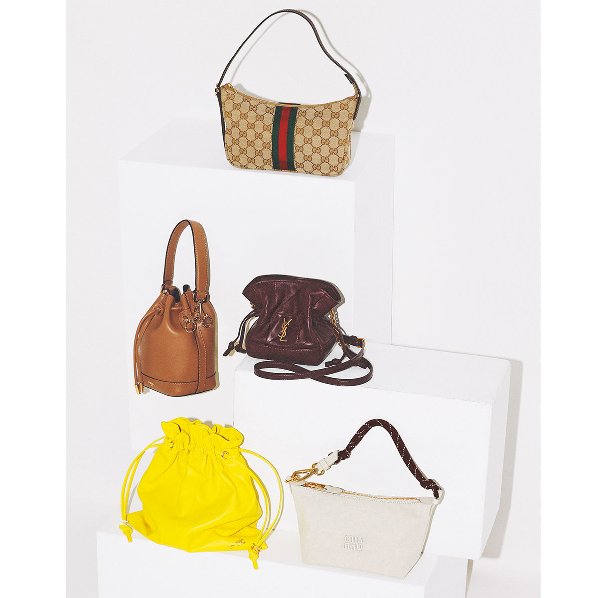 人気ブランドのポートバッグ