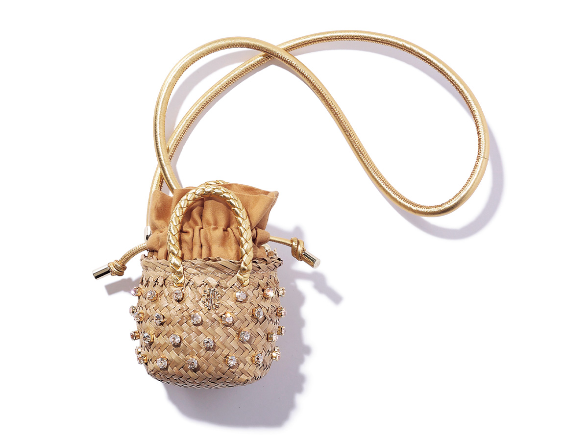 ル ナインの大きなスワロフスキーとゴールドストラップが華やかなミニポシェット