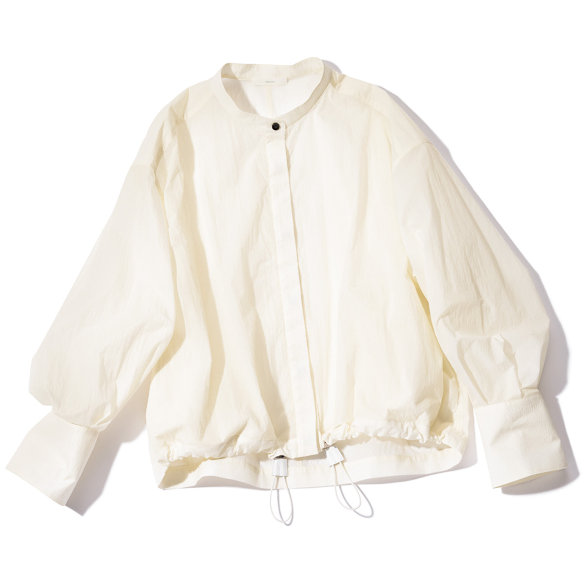 エブールの白のシャツブルゾン
