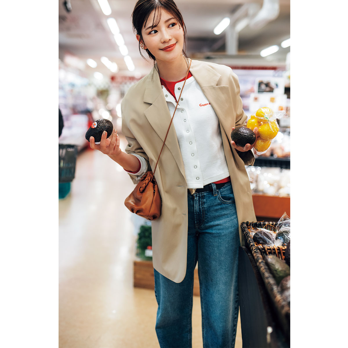 オーバーサイズのジャケットがデニムコーデをキレイめに更新