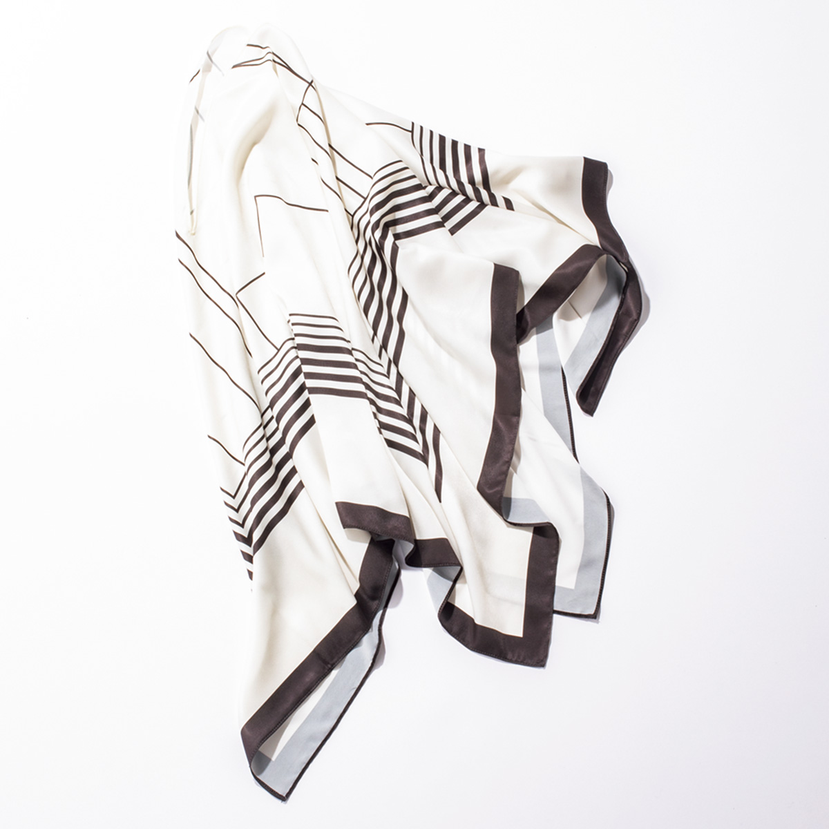 ファミューの大判スカーフ