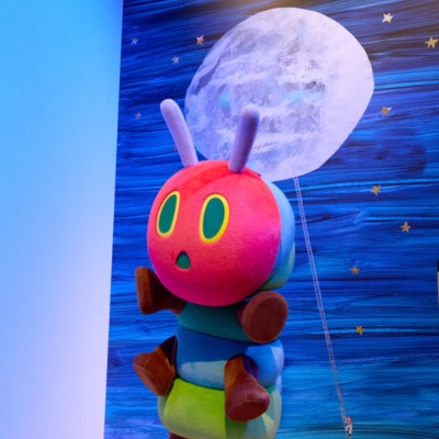 フェイラー、ファミリアとのコラボグッズも！「エリック・カール展　はじまりは、はらぺこあおむし」は小学生以下無料
