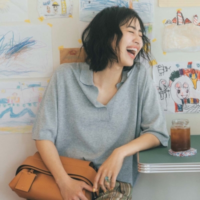 パンツ軸のキレイめに「スキッパーニット」が使える！“衿つき”がラフ見えを回避