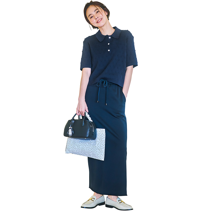 ポロニット×スカート×ローファーの浅見れいなさん