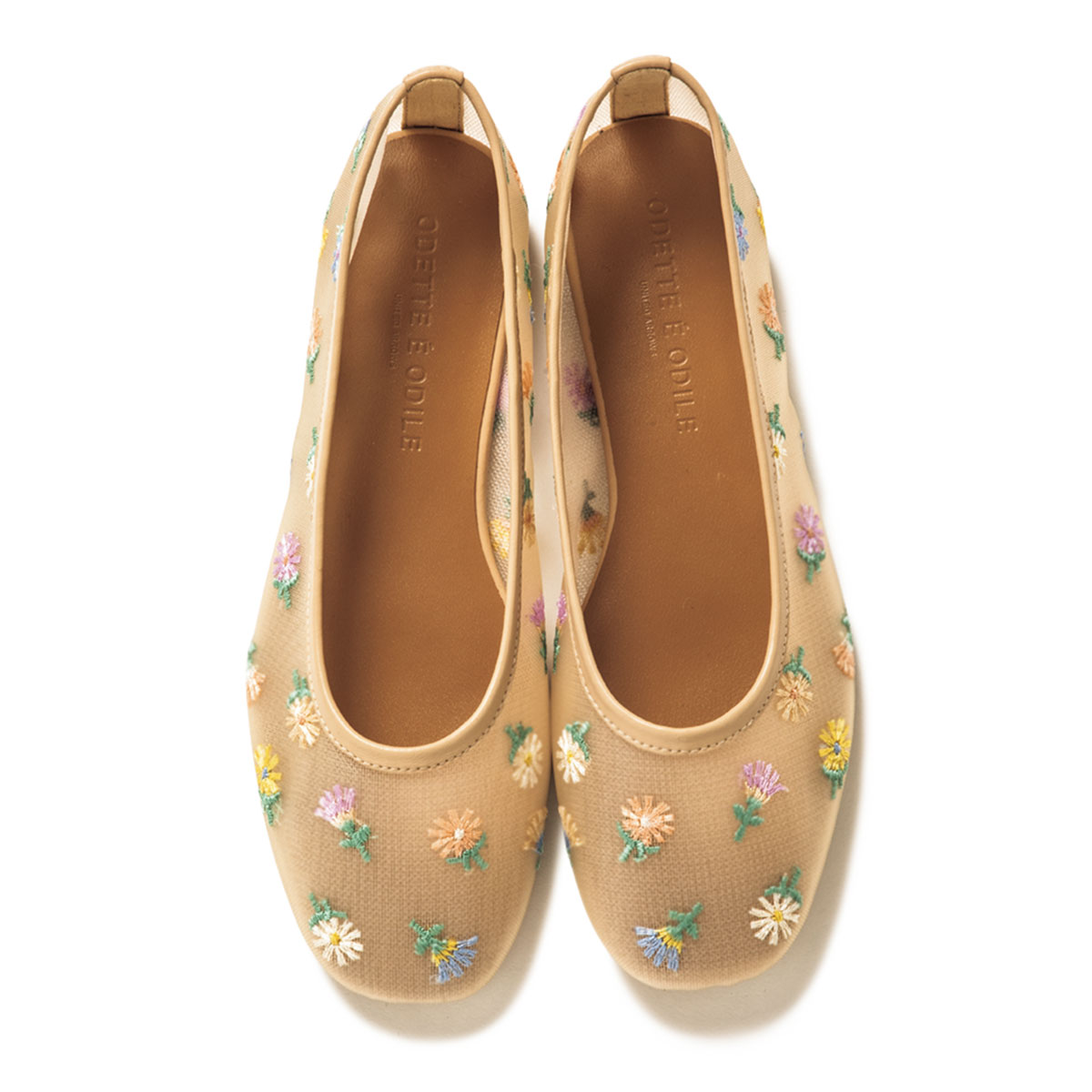 オデット エ オディールのベージュの花柄シアーシューズ