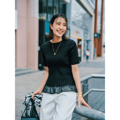Tシャツ感覚の【黒リブニット】で上品に！夏の気張りすぎないオシャレに