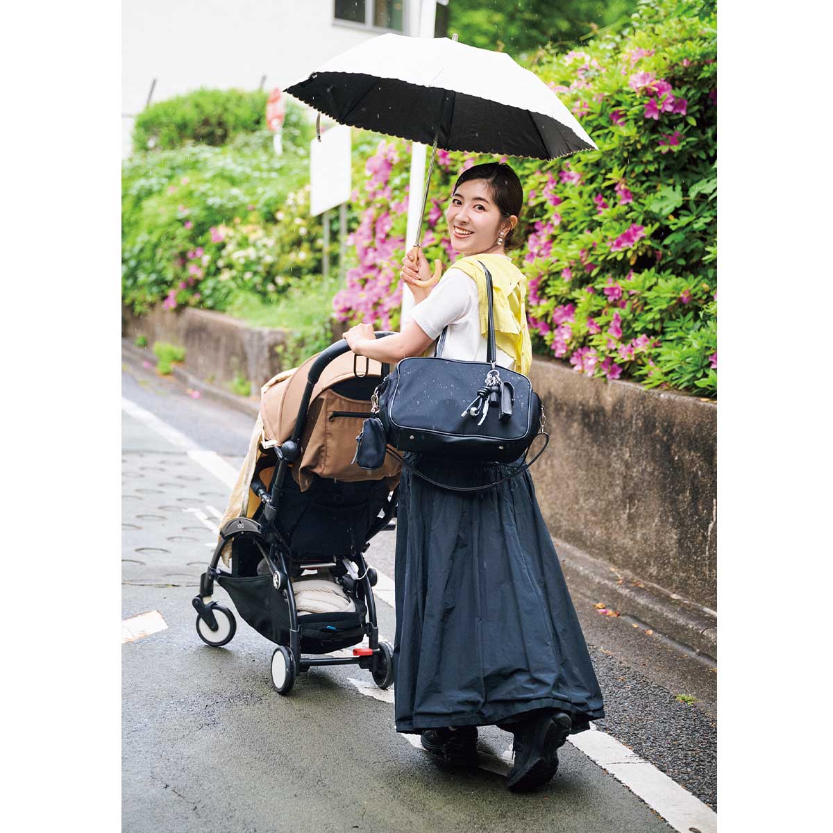 寺田紗恵さんのロングスカート×Tシャツのオシャレコーデ
