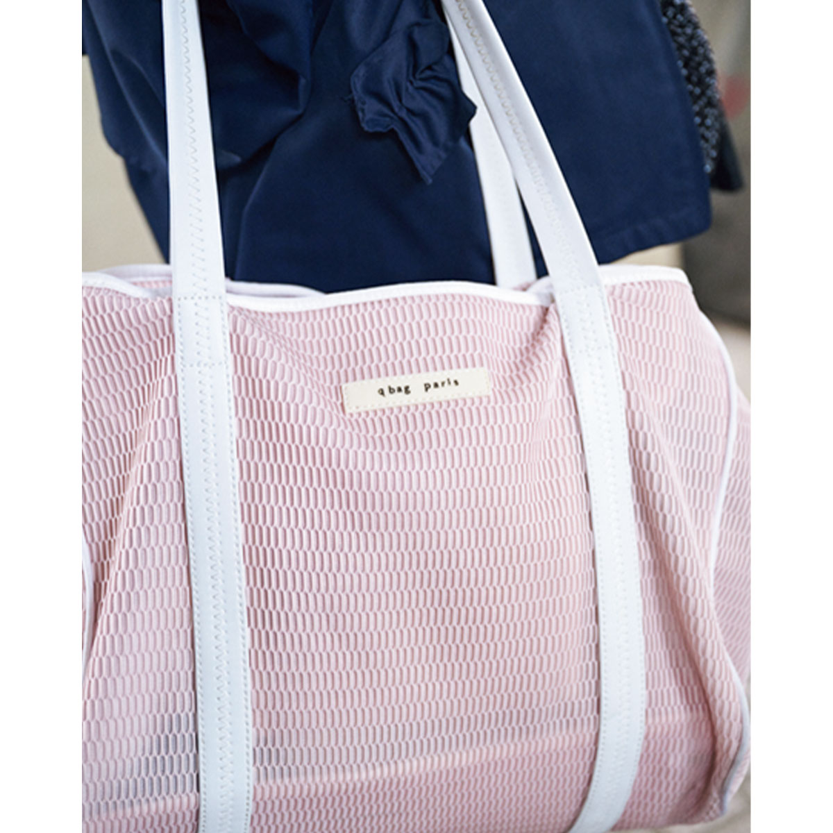 qbag parisのメッシュトート