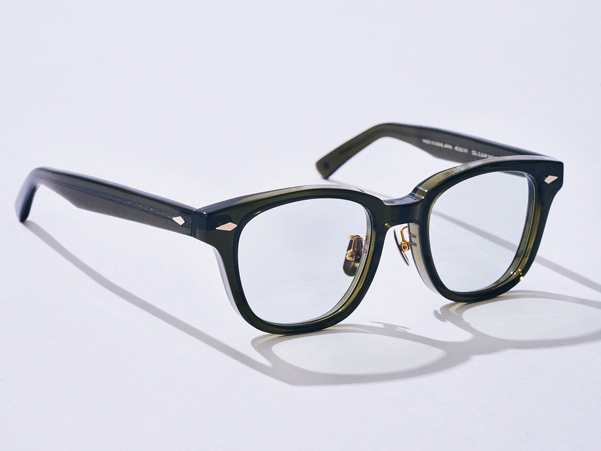 NOCHINO OPTICALの調光レンズメガネ