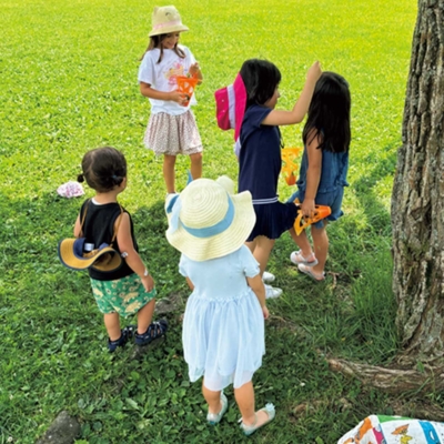 夏休みに「保育園留学」という選択肢！避暑地のインターなら外遊びも英語環境もいいとこ取り