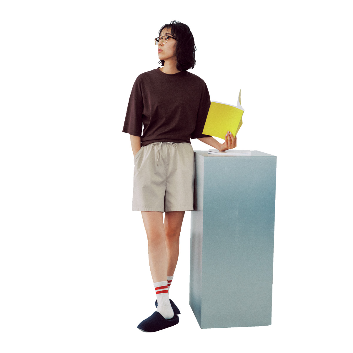 五分丈のTシャツにハーフパンツを合わせたカジュアルコーデ