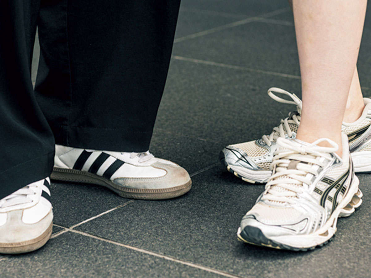 VERY読者姉妹が愛用するadidasのサンバとasicsのゲルカヤノ14