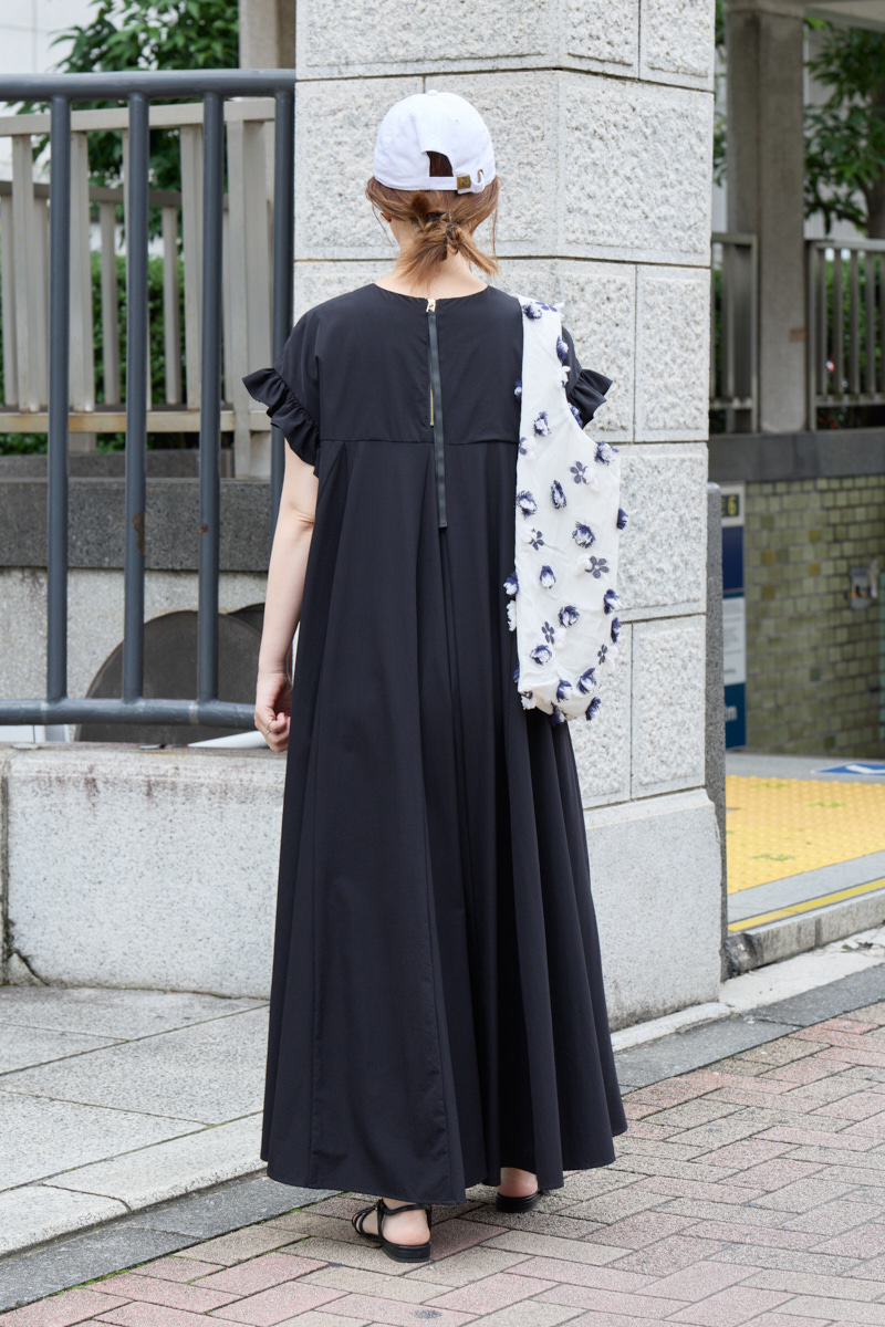 クラウドチームVERY藤原沙由里の[THREE SQUARE]フリルスリーブワンピースコーデ