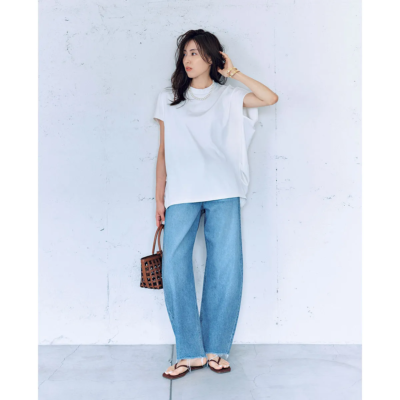大人の【白Tシャツ】はキレイめに着られる＆二の腕スッキリ見えが◎