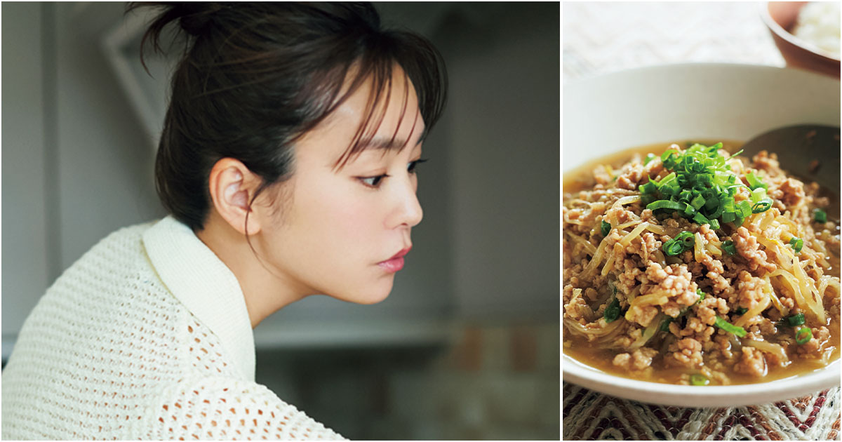 料理する桐谷美玲さんと麻婆もやし