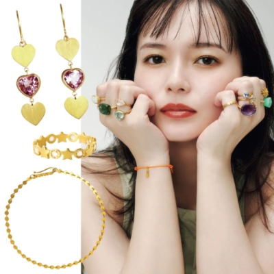 【多部未華子さん】地金もカラーストーンも！唯一無二の「名品ジュエリー」を重ねづけ