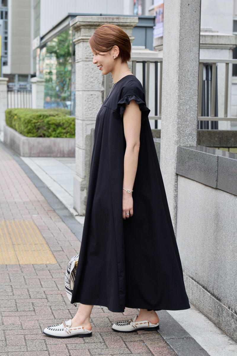 クラウドチームVERY高橋香穂の[THREE SQUARE]フリルスリーブワンピースコーデ