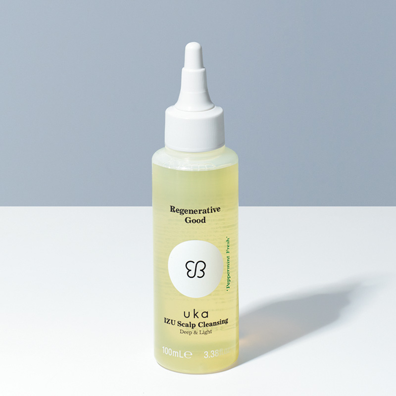uka IZU Scalp Cleansing Deep ＆ Light ‘Peppermint Fresh’ 100mlが置かれている画像