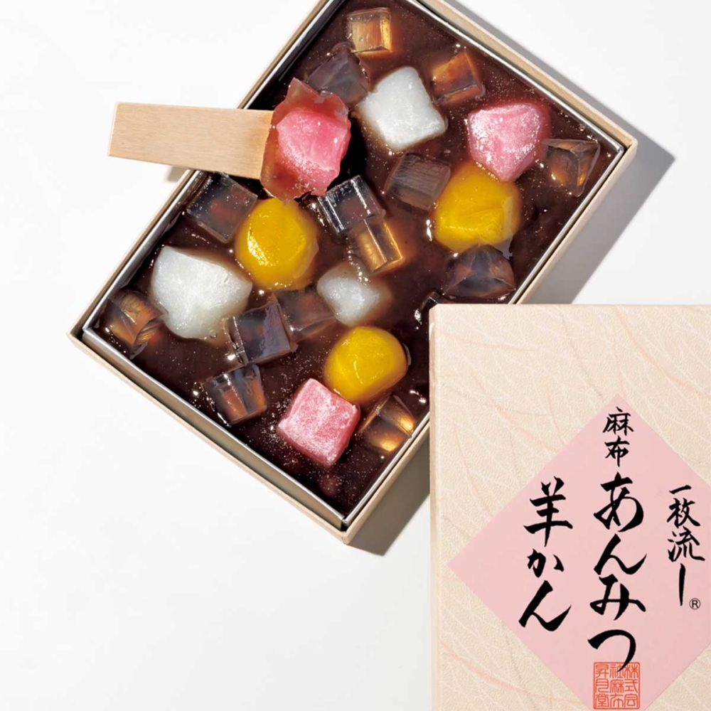麻布昇月堂 一枚流し麻布あんみつ羊かん（小）が置かれている画像