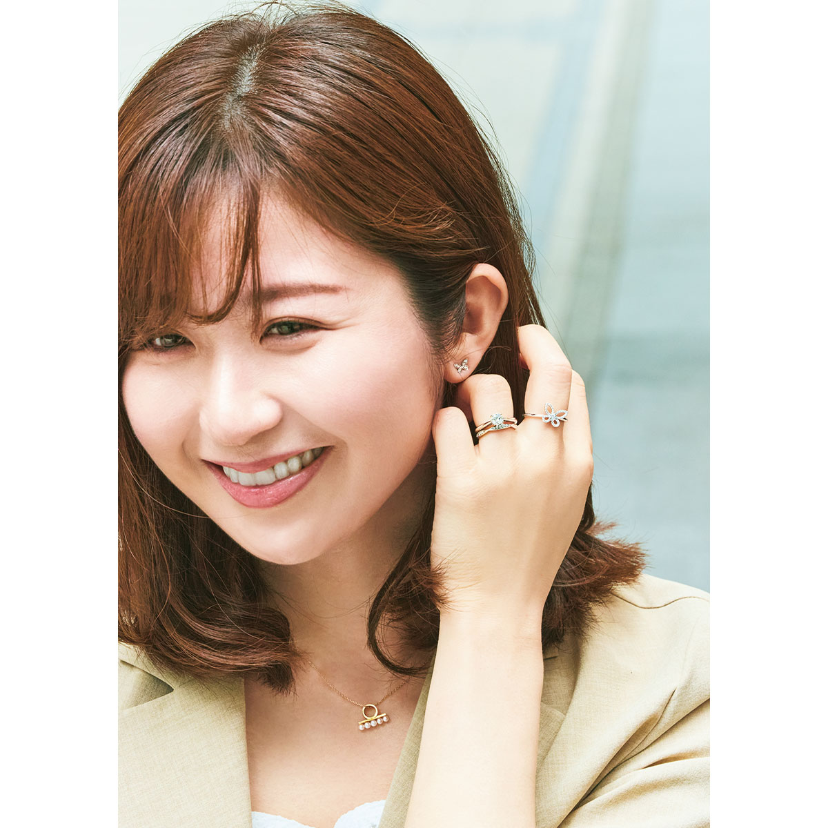 グラフのバタフライピアスとリングをセット使い