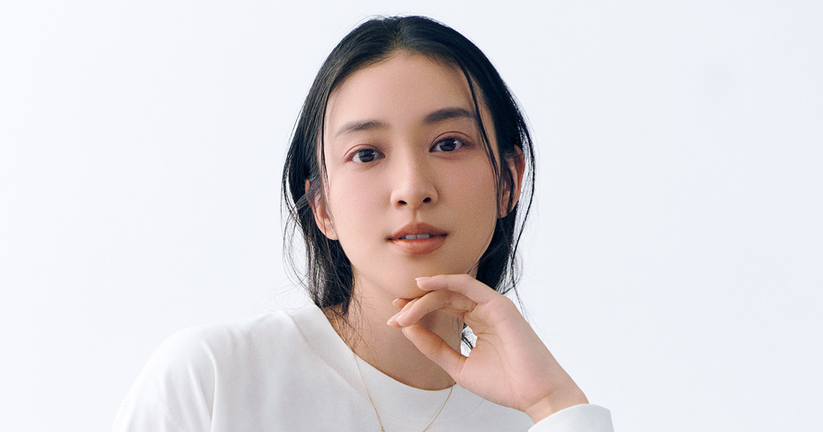 ブラウンリップをつけた武井咲さん