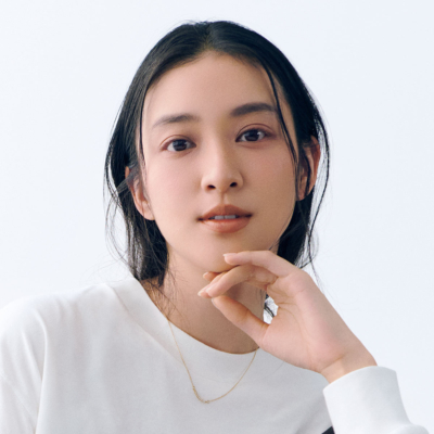 武井咲さん「普段着カジュアルこそリップで見違える！」この秋気になるカラーは？