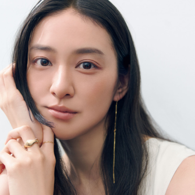 【武井咲さんのリップ選び】ほっこり感のある洋服には、大人っぽい「ミュートカラー」が気分！