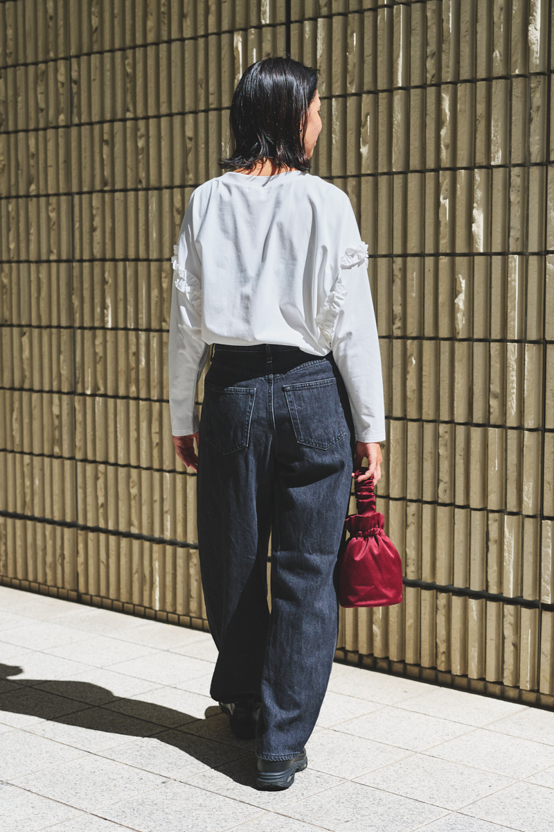 クラウドチームVERY太田史帆子の[ALEGRE]ショルダーフリルカットソーコーデ
