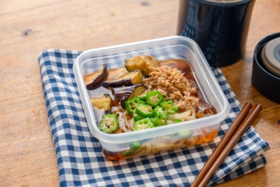 ぐっち夫婦　子どものお昼に「冷凍うどんでレンチン弁当」！