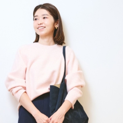 【ユニクロ】デスクワークにも最適！「ラクなのにキレイ見え」美脚パンツの決定版